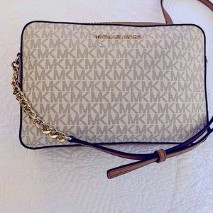 Michael Kors Jet Set Crossbody bag